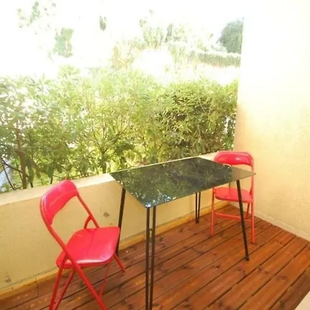 Agreable Studio Au Calme Avec Piscine Et Parking *
