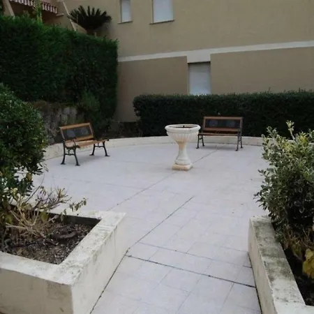 Agreable Studio Au Calme Avec Piscine Et Parking Daire